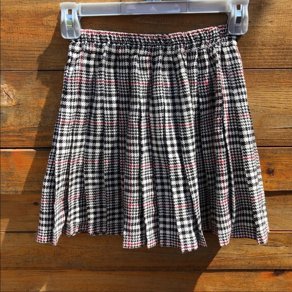 Children’s Place Pleated Plaid Mini Skirt, Size 8 - Picture 3 of 4
